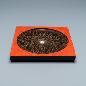 A Chinese lacquered and painted wooden 'Feng Shui' compass, various marks, 19th C. — 照片 2