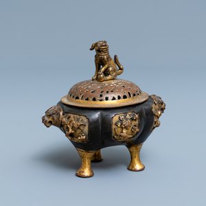 A Chinese lacquered and parcel-gilt bronze tripod censer and cover, Ming — 照片 1
