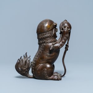 A Chinese lacquered bronze 'Buddhist lion' censer and cover, Ming — photo 5