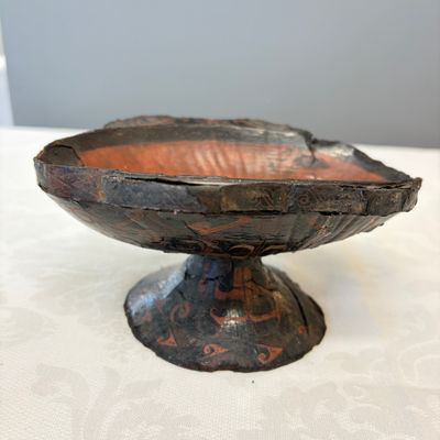 A Chinese lacquered stem cup with two handles — photo 4