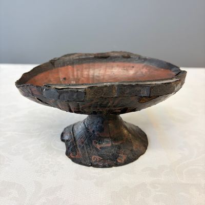 A Chinese lacquered stem cup with two handles — photo 2