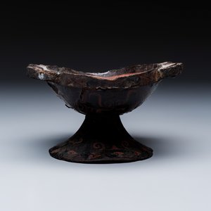 A Chinese lacquered stem cup with two handles — photo 5