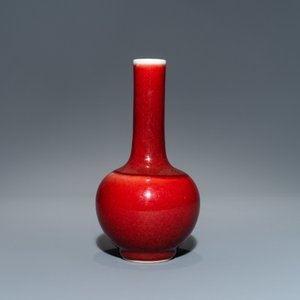 A Chinese langyao-glazed bottle vase, Kangxi mark, 19/20th C. — 照片 3