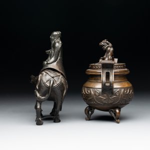 A Chinese 'Laozi on Buffalo' covered censer and a ding-form covered censer, Ming/Qing — foto 4