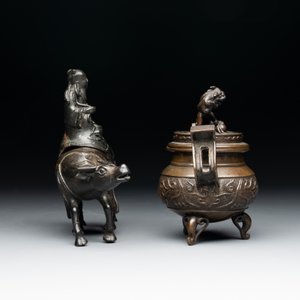 A Chinese 'Laozi riding a buffalo' censer with cover and a ding-form censer with cover, Ming/Qing — 照片 2