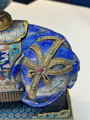 A Chinese lapis lazuli and cloisonné elephant on stand, 19/20th C. — photo 12