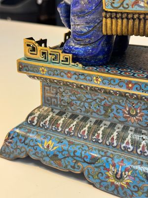 A Chinese lapis lazuli and cloisonné elephant on stand, 19/20th C. — photo 17