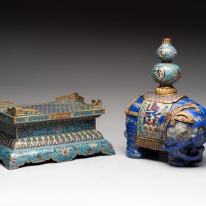 A Chinese lapis lazuli and cloisonné elephant on stand, 19/20th C. — photo 5