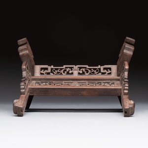 A Chinese laque burgauté and hongmu table screen, Qing — photo 6