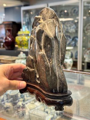 A Chinese Lingbi stone scholar's rock on wooden stand, Yun Tai 雲台 mark, 19/20th C. — photo 2