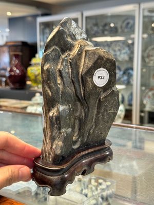 A Chinese Lingbi stone scholar's rock on wooden stand, Yun Tai 雲台 mark, 19/20th C. — photo 3
