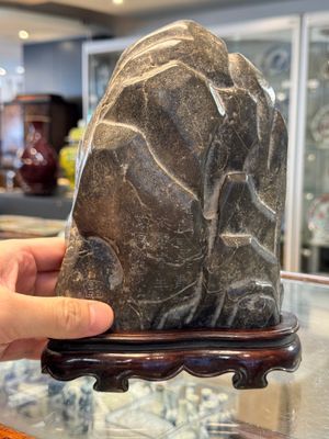 A Chinese Lingbi stone scholar's rock on wooden stand, Yun Tai 雲台 mark, 19/20th C. — photo 5