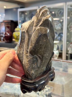 A Chinese Lingbi stone scholar's rock on wooden stand, Yun Tai 雲台 mark, 19/20th C. — photo 6