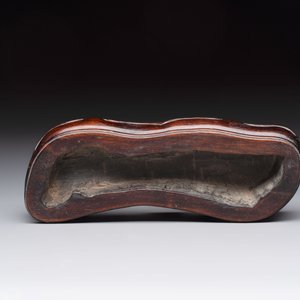 A Chinese Lingbi stone scholar's rock on wooden stand, Yun Tai 雲台 mark, 19/20th C. — photo 11