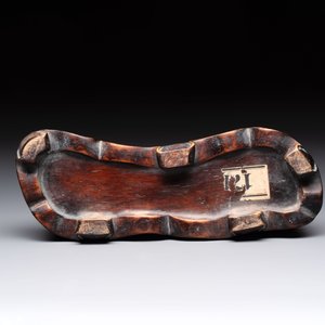 A Chinese Lingbi stone scholar's rock on wooden stand, Yun Tai 雲台 mark, 19/20th C. — photo 12