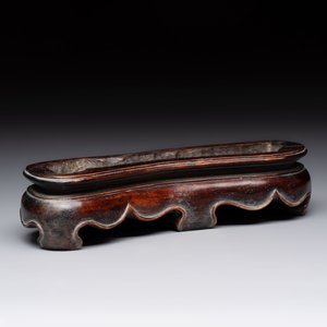 A Chinese Lingbi stone scholar's rock on wooden stand, Yun Tai 雲台 mark, 19/20th C. — photo 13