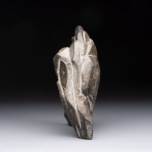 A Chinese Lingbi stone scholar's rock on wooden stand, Yun Tai 雲台 mark, 19/20th C. — photo 5