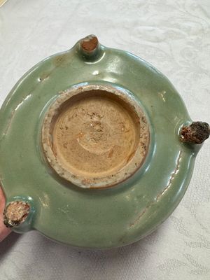 A Chinese Longquan celadon 'Bagua' tripod censer, Ming — foto 13