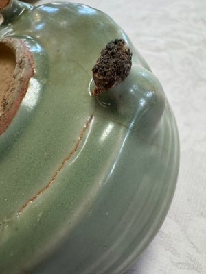 A Chinese Longquan celadon 'Bagua' tripod censer, Ming — foto 17