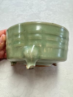A Chinese Longquan celadon 'Bagua' tripod censer, Ming — foto 4