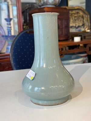 A Chinese Longquan celadon bottle vase, Song/Ming — photo 4