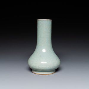 A Chinese Longquan celadon bottle vase, Song/Ming — photo 3