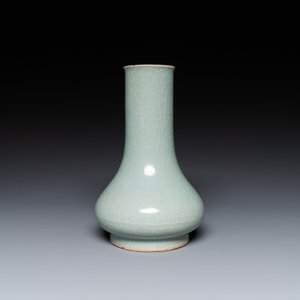 A Chinese Longquan celadon bottle vase, Song/Ming — photo 4