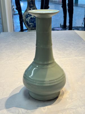 A Chinese Longquan celadon bottle vase, Song/Yuan — photo 2