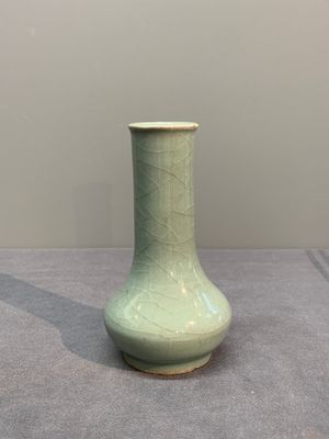 A Chinese Longquan celadon bottle vase, Song — photo 1