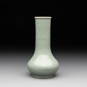 A Chinese Longquan celadon bottle vase, Song — photo 2