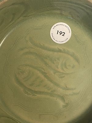 A Chinese Longquan celadon brush washer with anhua fish design, Yuan/Ming — 照片 9