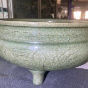 A Chinese Longquan celadon censer with wooden cover and soapstone Buddha finial, Ming — photo 24