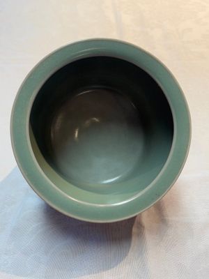 A Chinese Longquan celadon cylindrical tripod censer with trigrams design, Yuan/Ming — foto 7