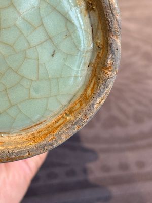 A Chinese Longquan celadon cylindrical vase with incised floral design, Ming — photo 16