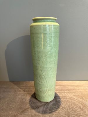 A Chinese Longquan celadon cylindrical vase with incised floral design, Ming — photo 4