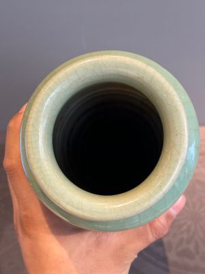 A Chinese Longquan celadon cylindrical vase with incised floral design, Ming — photo 5