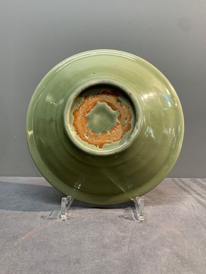 A Chinese Longquan celadon dish and a plate with floral design, Ming — photo 2