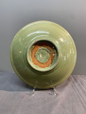 A Chinese Longquan celadon dish and a plate with floral design, Ming — photo 4