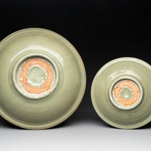 A Chinese Longquan celadon dish and a plate with floral design, Ming — photo 2