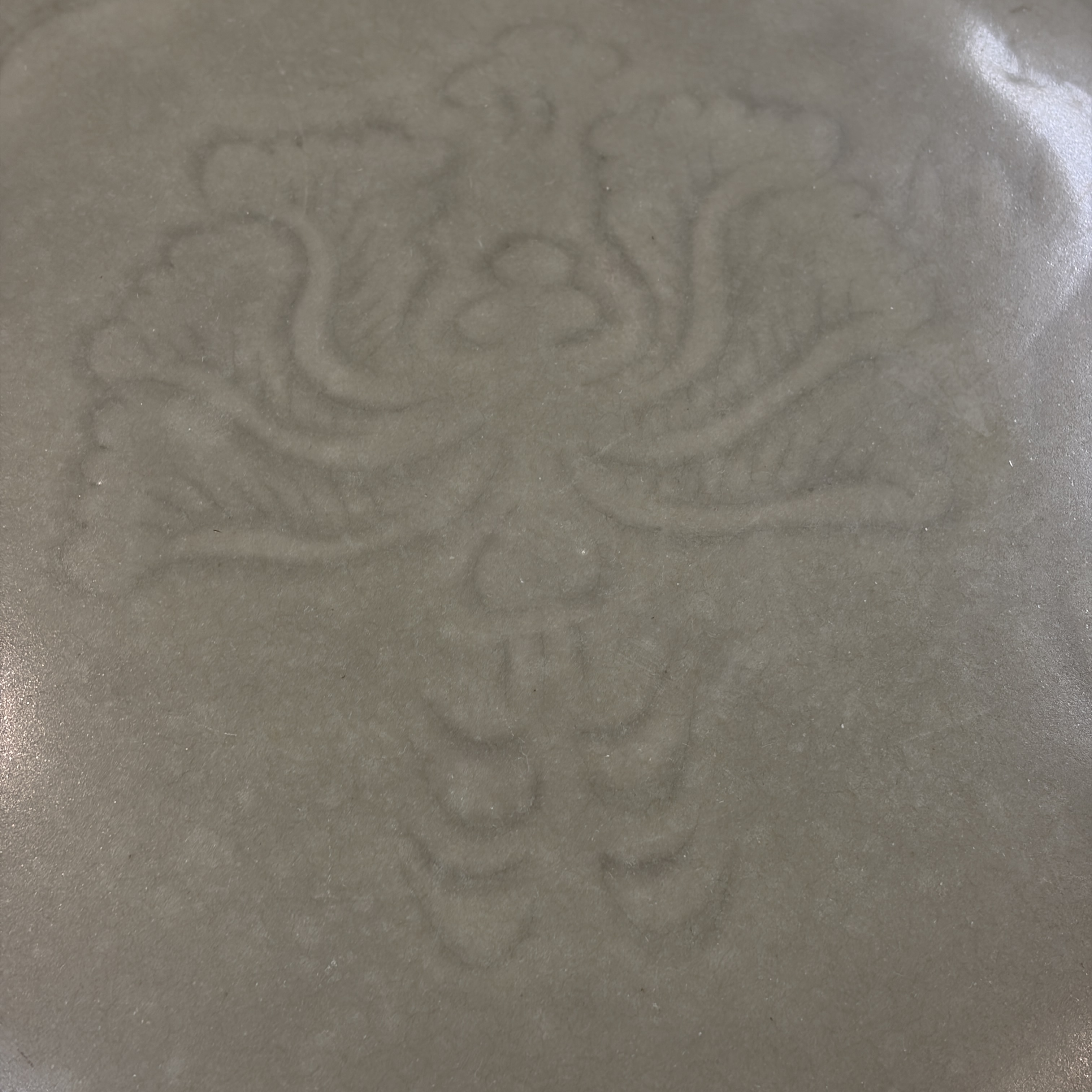 A Chinese Longquan celadon dish with incised floral design — 照片 22