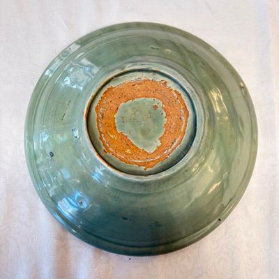 A Chinese Longquan celadon dish with incised floral design — photo 9