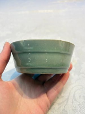 A Chinese Longquan celadon flower-shaped brush washer with a wooden box, Southern Song — 照片 7