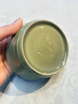 A Chinese Longquan celadon flower-shaped brush washer with a wooden box, Southern Song — 照片 10