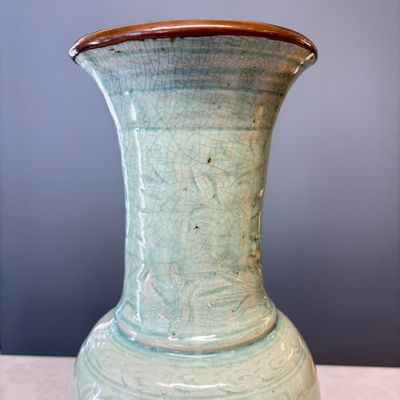 A Chinese Longquan celadon-glazed incised 'Peony' yenyen vase — photo 6
