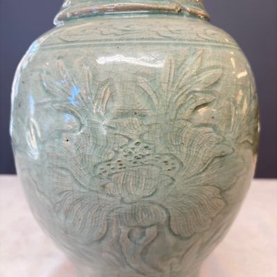 A Chinese Longquan celadon-glazed incised 'Peony' yenyen vase — photo 14
