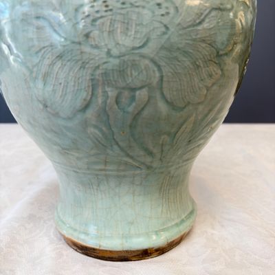 A Chinese Longquan celadon-glazed incised 'Peony' yenyen vase — photo 15