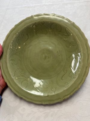 A Chinese Longquan celadon inscribed dish with incised floral design, Ming — photo 1