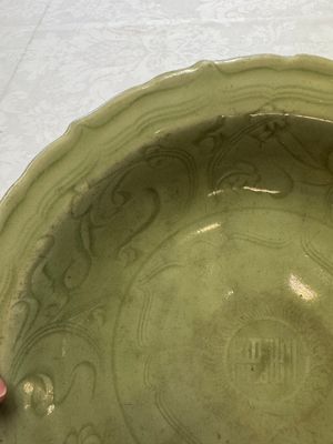 A Chinese Longquan celadon inscribed dish with incised floral design, Ming — photo 2