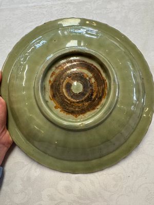 A Chinese Longquan celadon inscribed dish with incised floral design, Ming — photo 6
