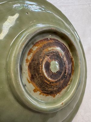 A Chinese Longquan celadon inscribed dish with incised floral design, Ming — photo 7